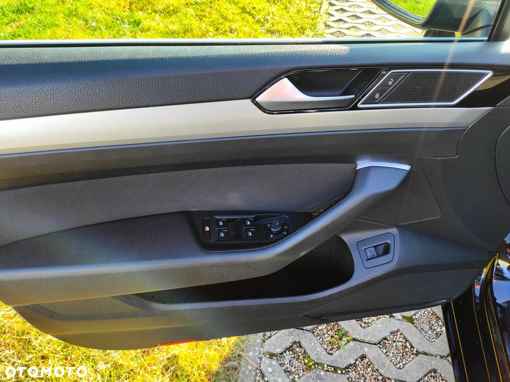 Volkswagen Passat Variant 1.6 TDI (BlueMotion Technology) DSG Comfortline - 9