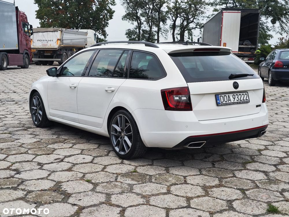 Skoda Octavia 2.0 TDI DSG RS - 37