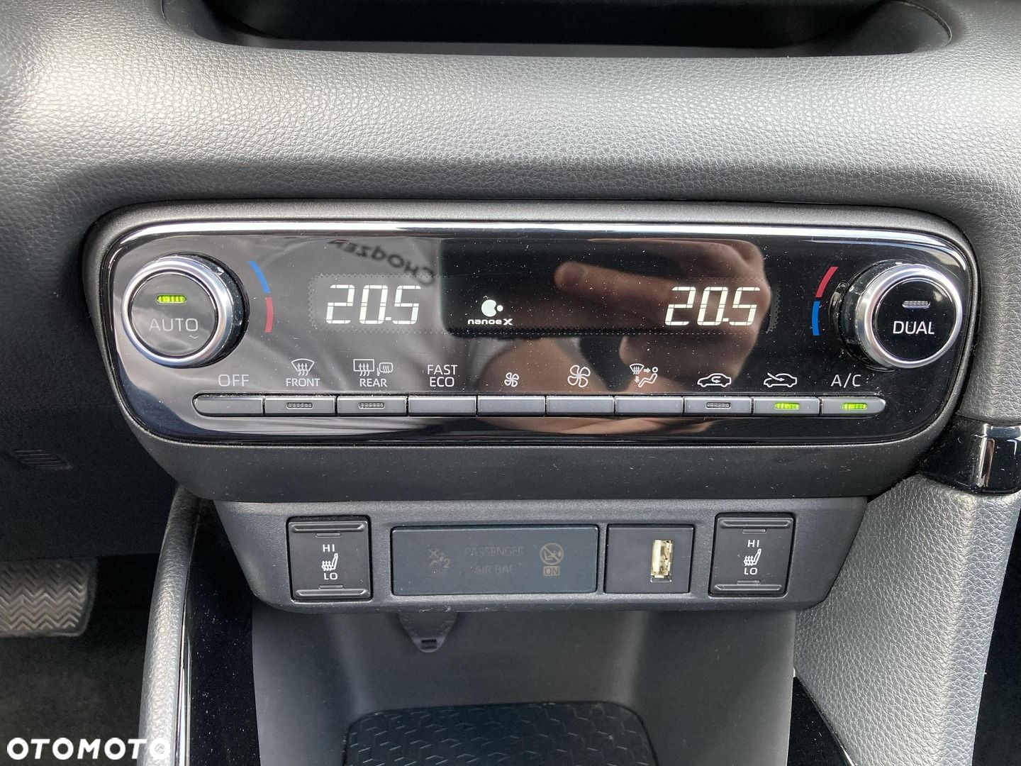 Toyota Yaris Hybrid 1.5 Selection Style - 23