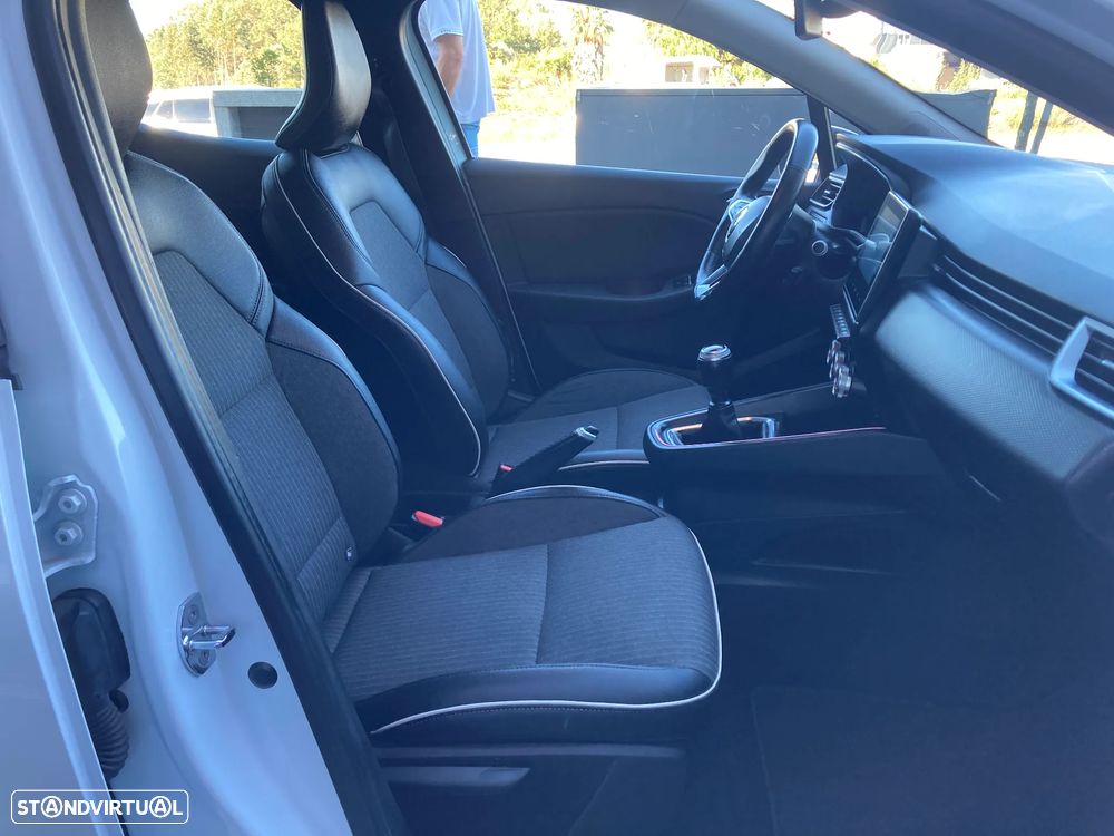 Renault Clio TCe 100 INTENS - 32