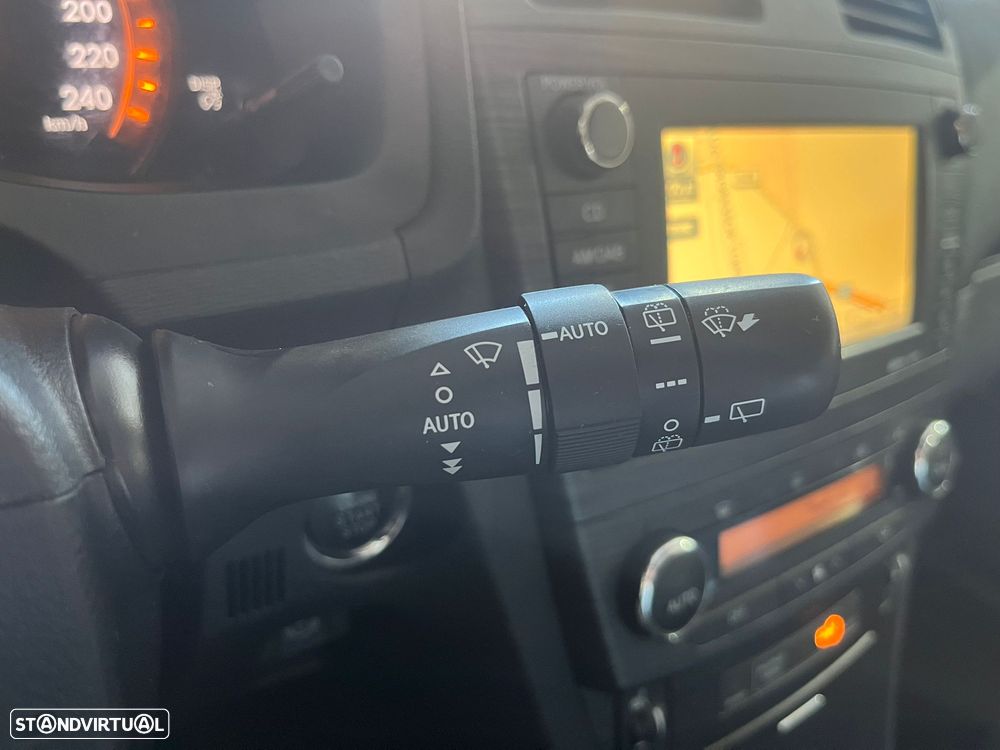 Toyota Avensis SW 2.0 D-4D Exclusive +Pele+GPS - 32
