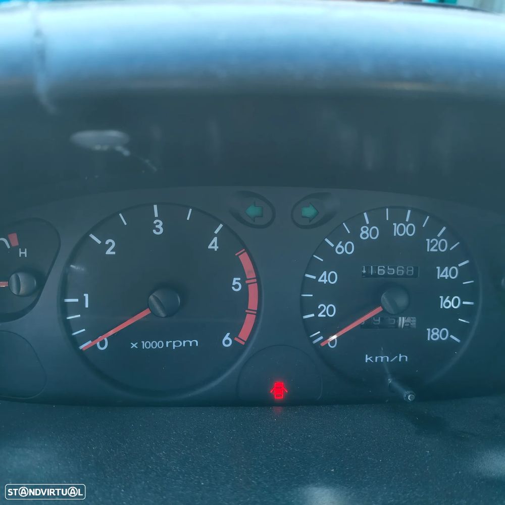 Hyundai H-1 Starex - 7