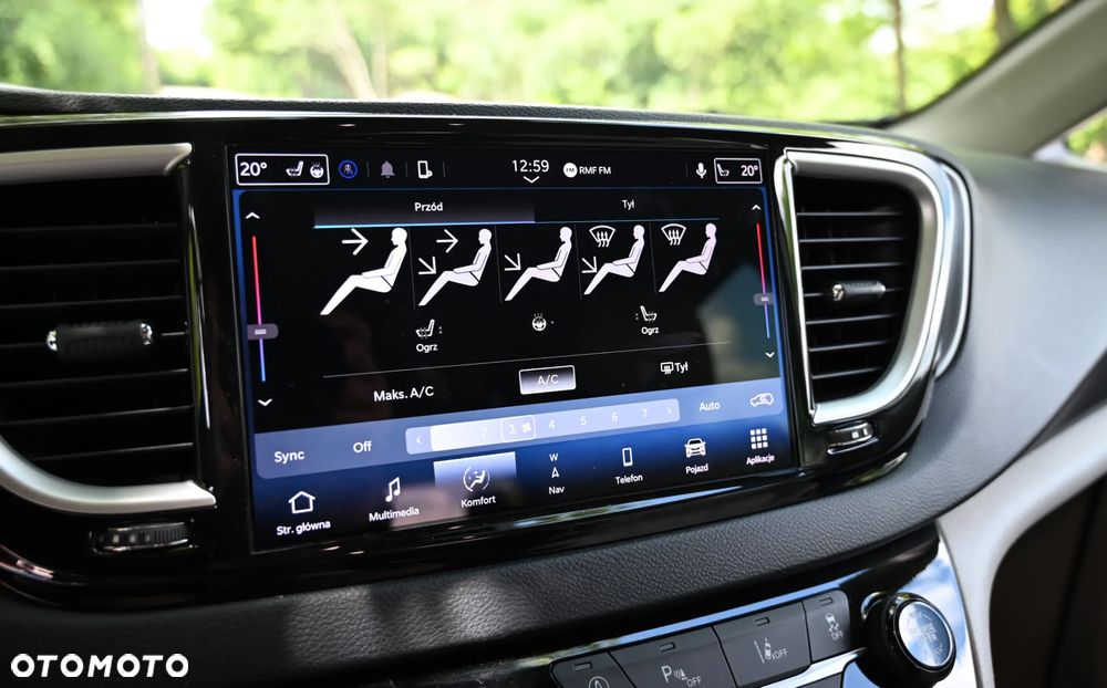 Chrysler Pacifica - 14
