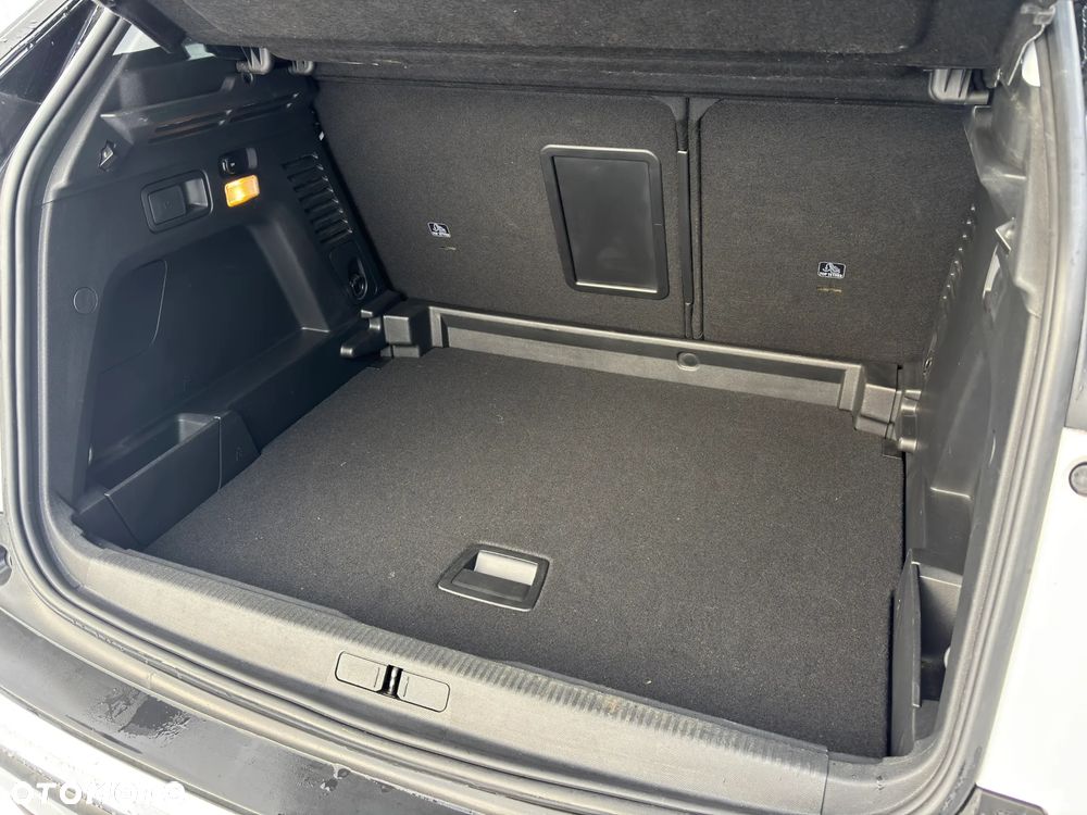 Peugeot 3008 1.2 PureTech GPF Active S&S EAT8 - 16