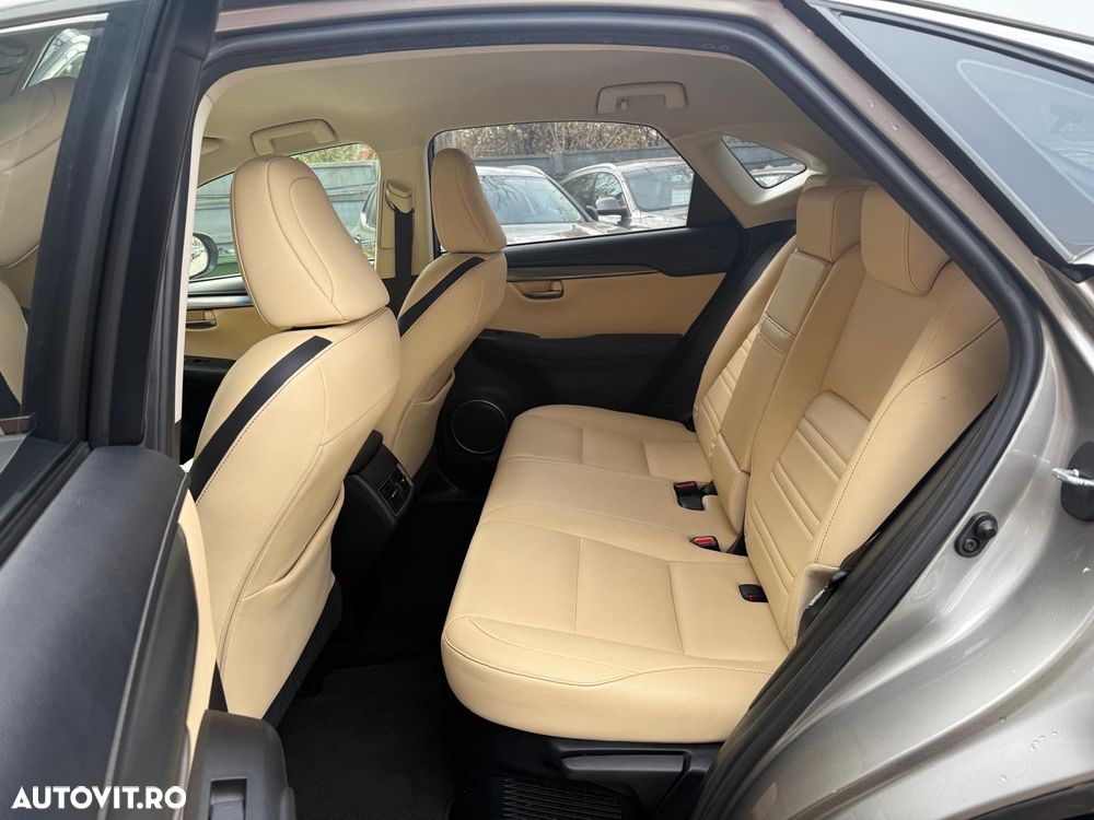 Lexus Seria NX ver-300h - 16