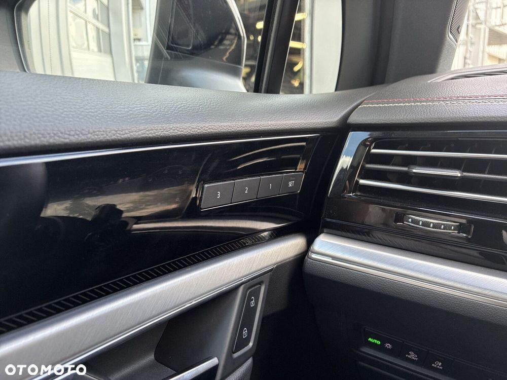 Volkswagen Touareg - 26