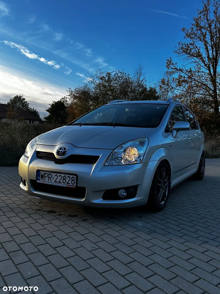 Toyota Corolla Verso 2.2 D-4D Prestige - 1