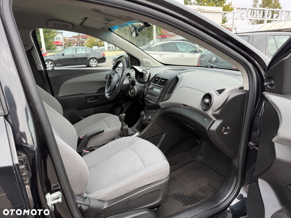 Chevrolet Aveo 1.2 LS - 12