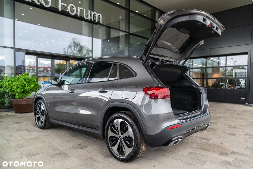 Mercedes-Benz GLA - 20
