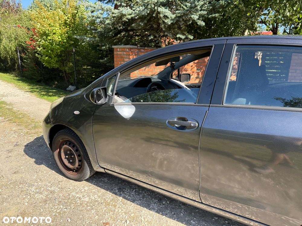 Toyota Yaris 1.0 VVT-i - 8