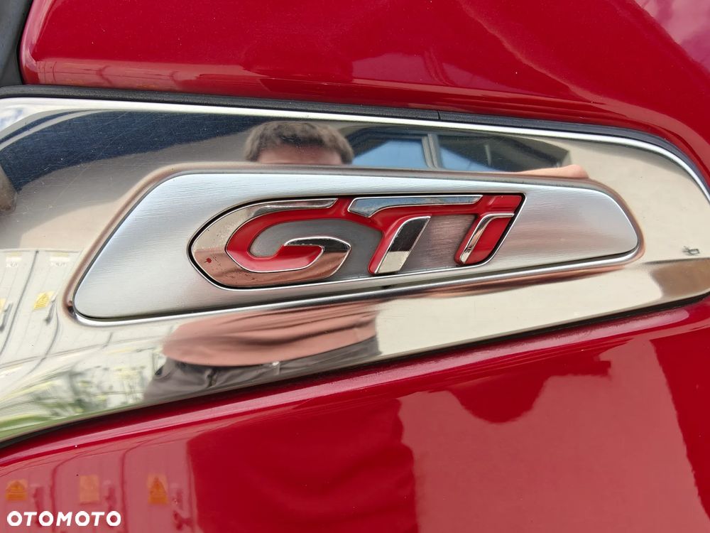 Peugeot 208 GTI 200 THP - 18