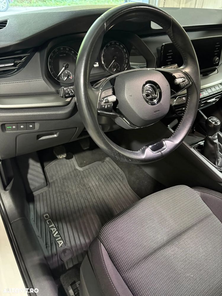 Skoda Octavia 2.0 TDI Ambition - 10