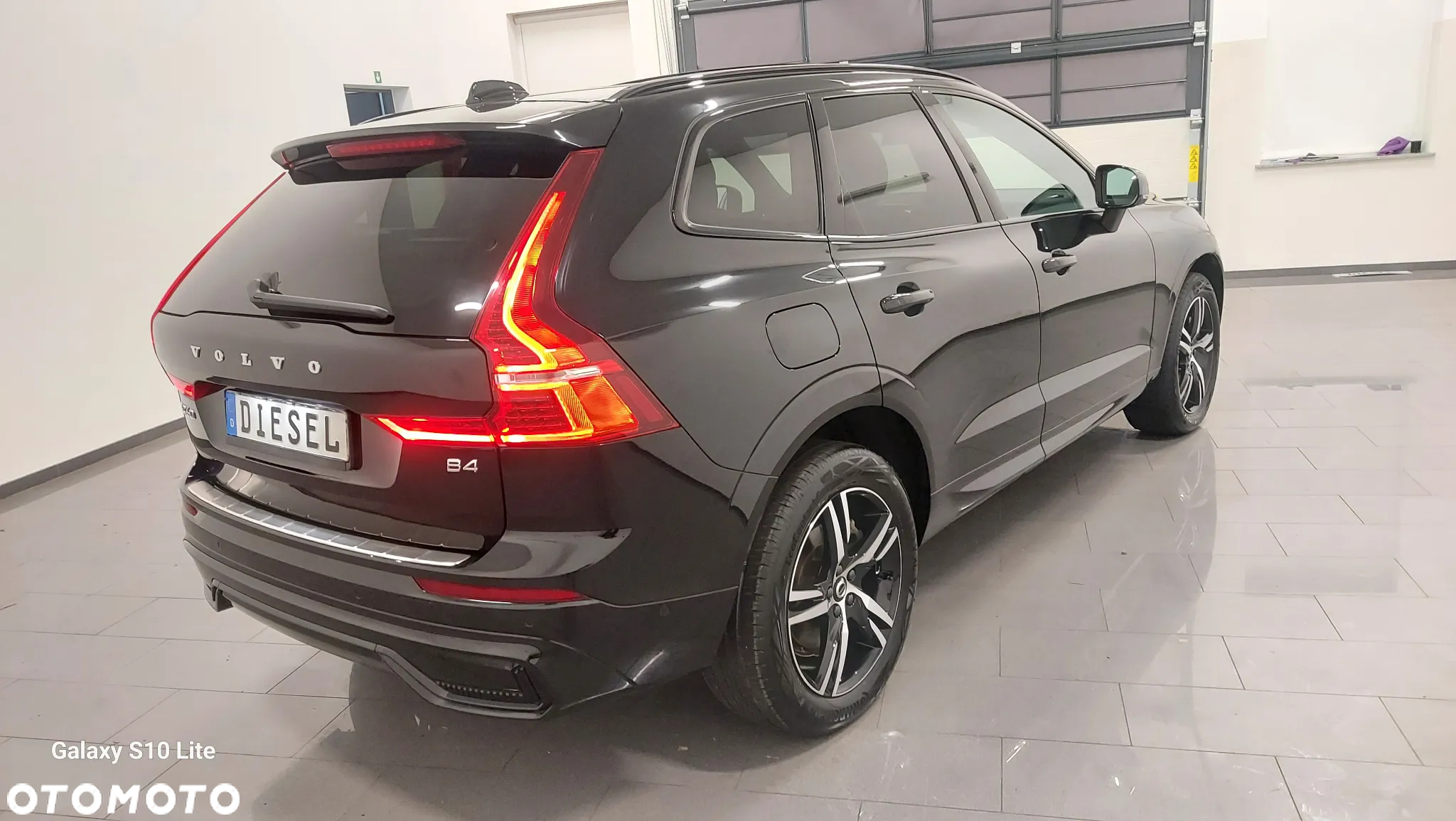 Volvo XC 60 B4 D Plus Dark - 3