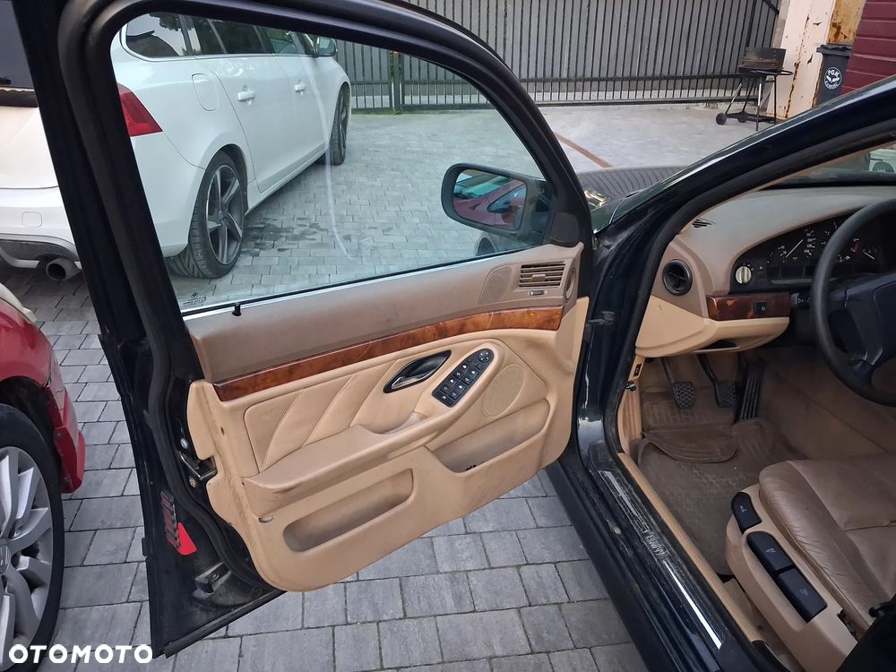 BMW Seria 5 523i - 10