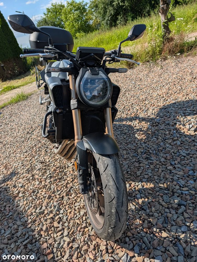 Honda CB - 2