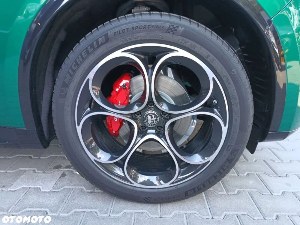 Alfa Romeo Stelvio - 11