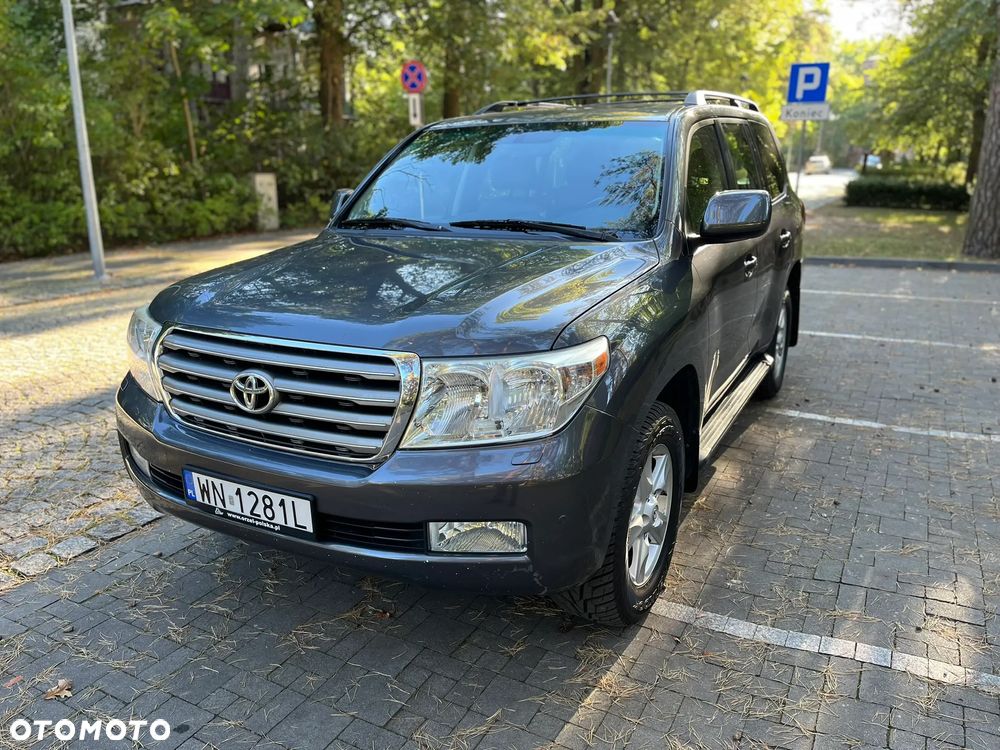 Toyota Land Cruiser - 1