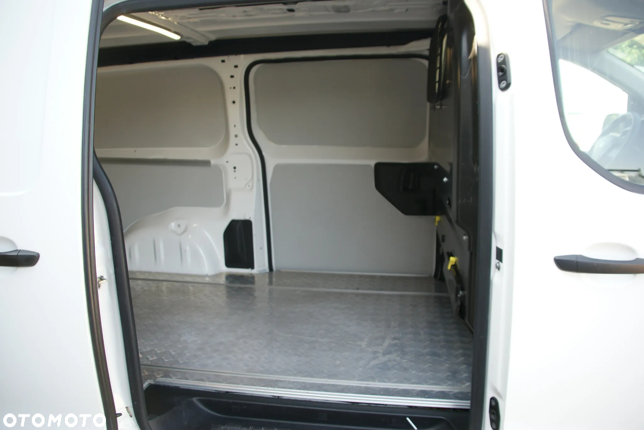 Peugeot Expert - 12