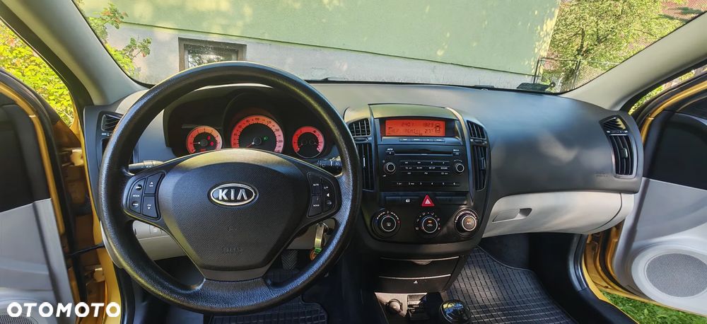 Kia ProCeed - 9