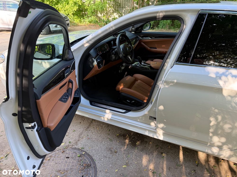 BMW Seria 5 530i xDrive - 13