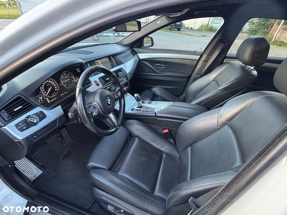 BMW Seria 5 520d xDrive - 14