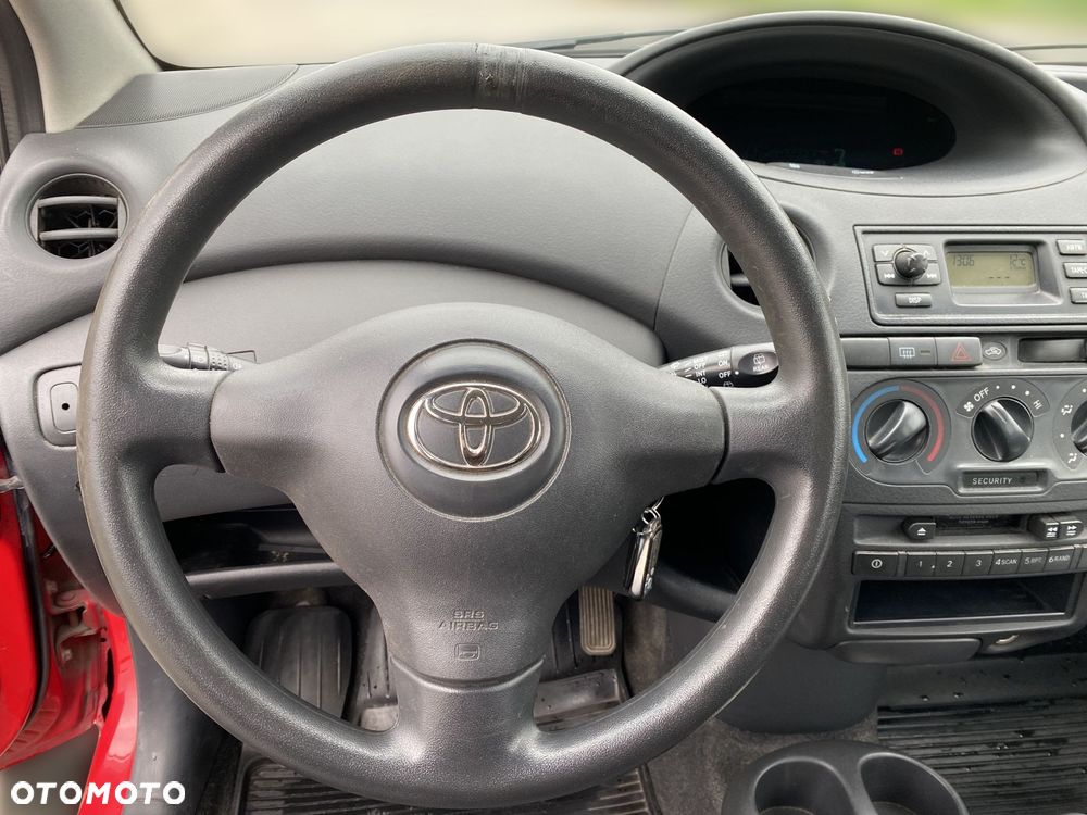 Toyota Yaris - 18