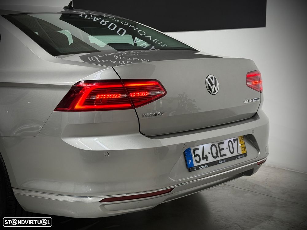 VW Passat 2.0 TDI Highline - 40
