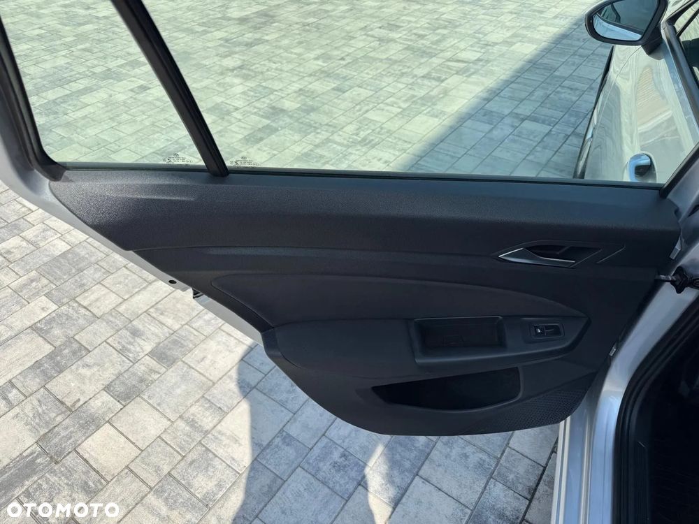 Volkswagen Golf VIII 1.5 TSI EVO Life - 25