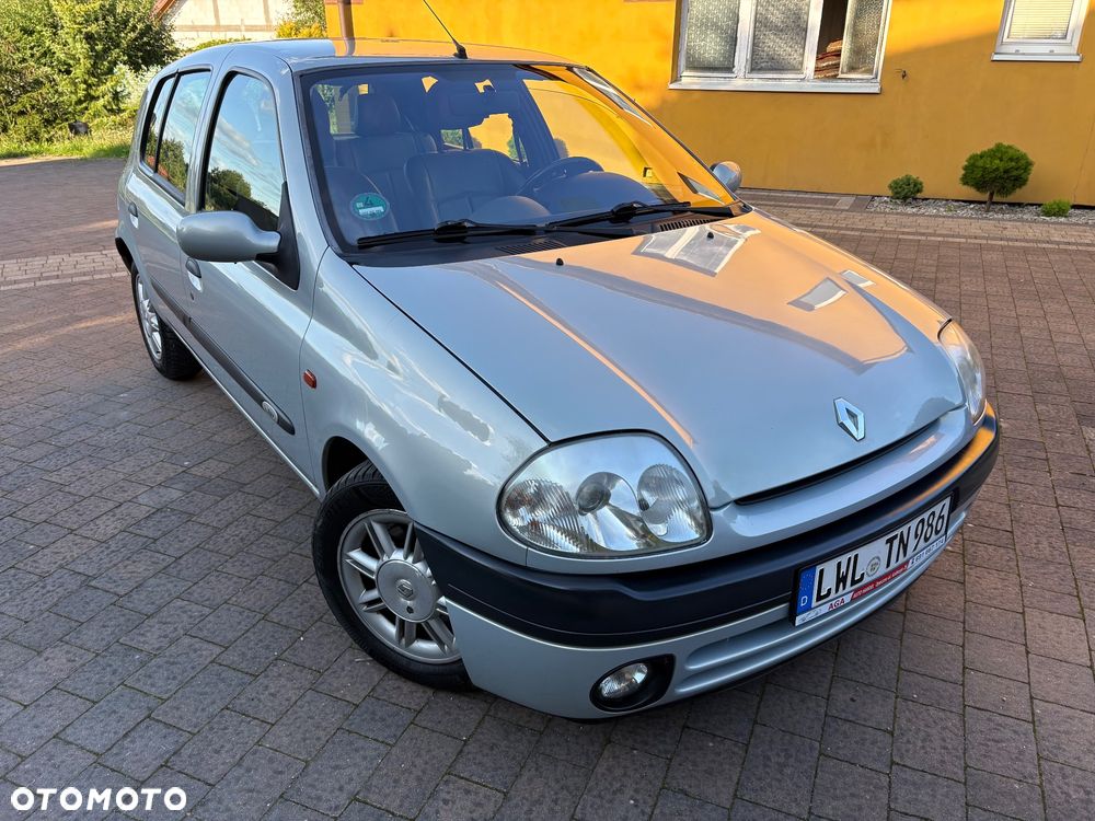 Renault Clio - 10