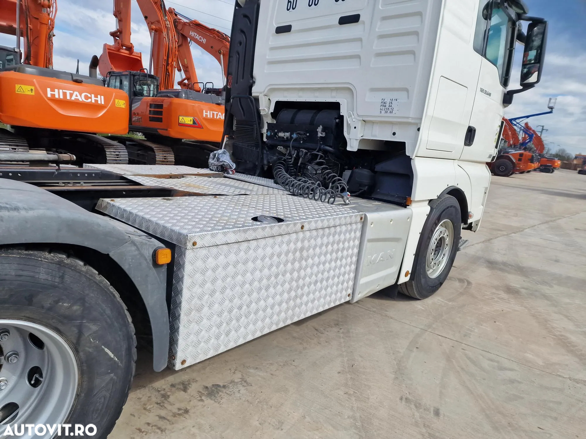 MAN TGX 33.640 6x4, 2019, 353.513km, 650CP euro 6, XXL, cutie automata+INTARDER 6 trepte, 2 paturi, goarne, parasolar, girofar, Anv balon punte fata NOI, posibilitate leasing PROMOTIE 50.900 EUR+Tva - 20