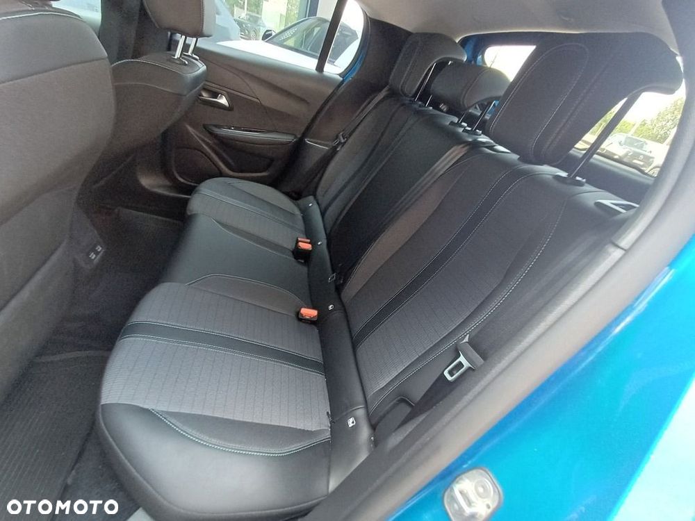 Peugeot 208 - 28