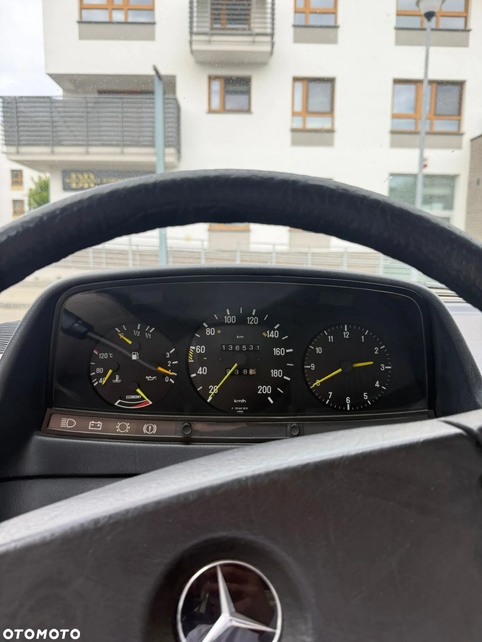 Mercedes-Benz W123 - 10
