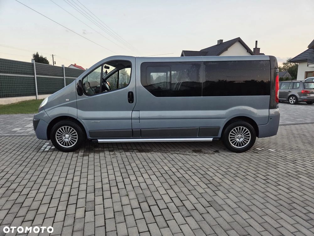 Renault TRAFIC LONG KLIMA TEMPOMAT ORYGINAŁ DUBEL KABINA ZADBANY FULL OPCJA DOPOSAŻONY - 3