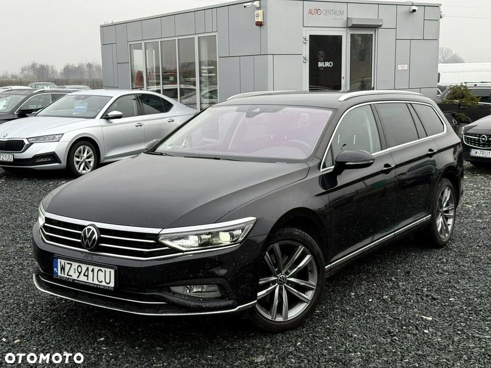 Volkswagen Passat - 1