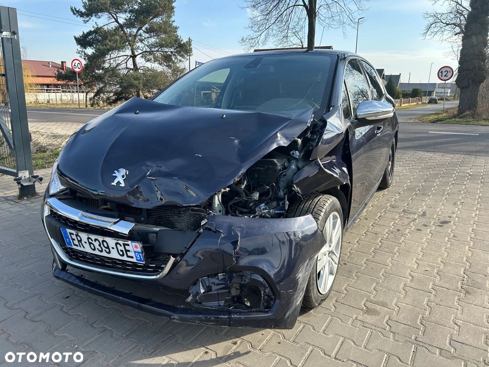 Peugeot 208 - 6