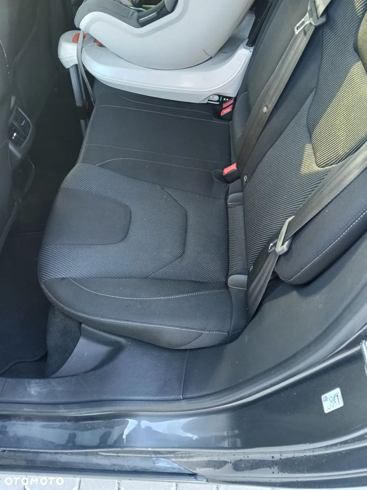 Ford Mondeo - 12