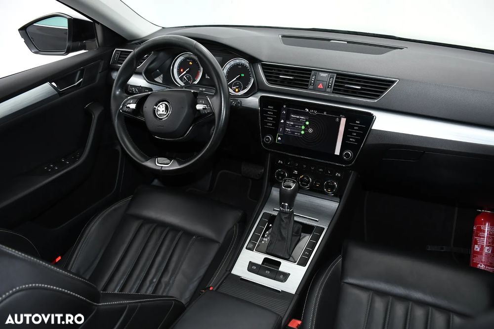 Skoda Superb 2.0 TDI DSG Premium Edition - 8