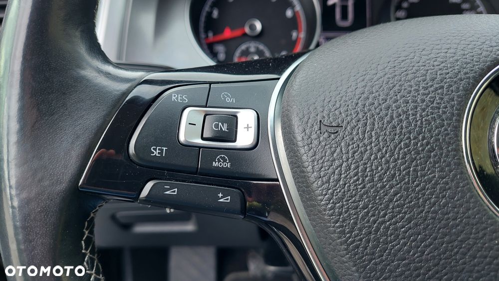 Volkswagen Golf - 14