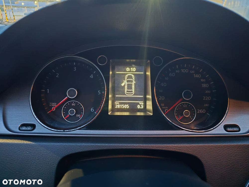 Volkswagen Passat 2.0 TDI Comfortline - 12
