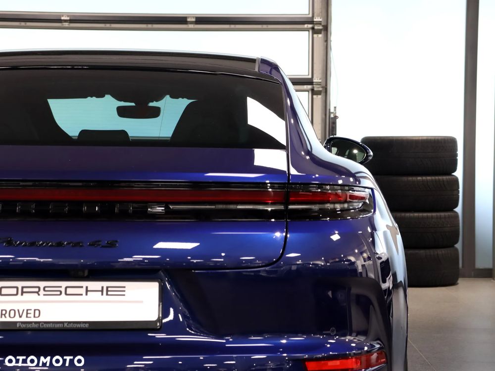 Porsche Panamera 4S E-Hybrid PHEV - 10