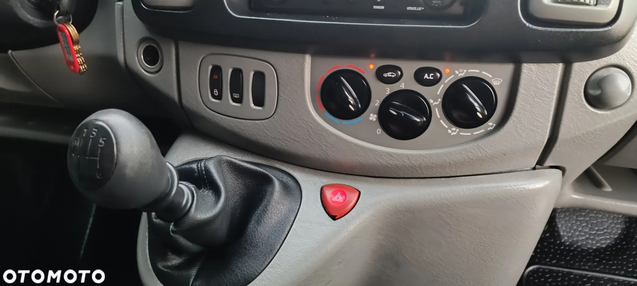 Renault Trafic - 21