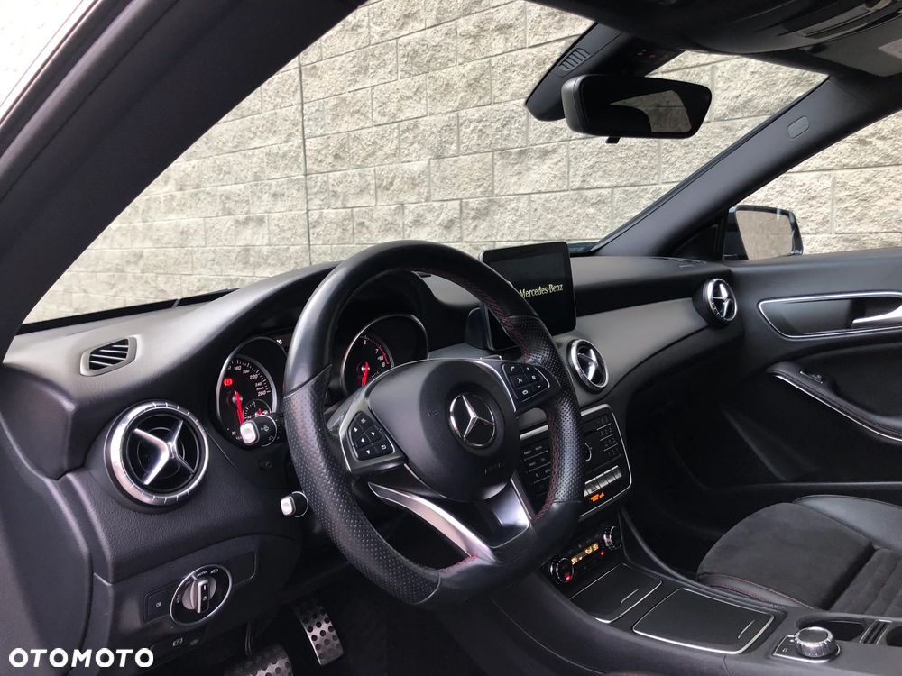 Mercedes-Benz CLA 200 7G-DCT AMG Line - 19
