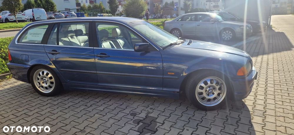 BMW Seria 3 320i - 12