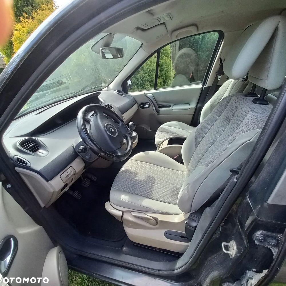 Renault Grand Scenic - 9