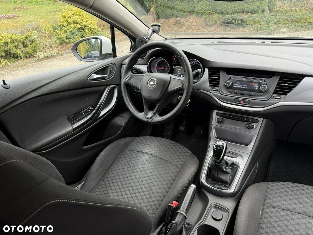 Opel Astra 1.6 CDTI Essentia - 26