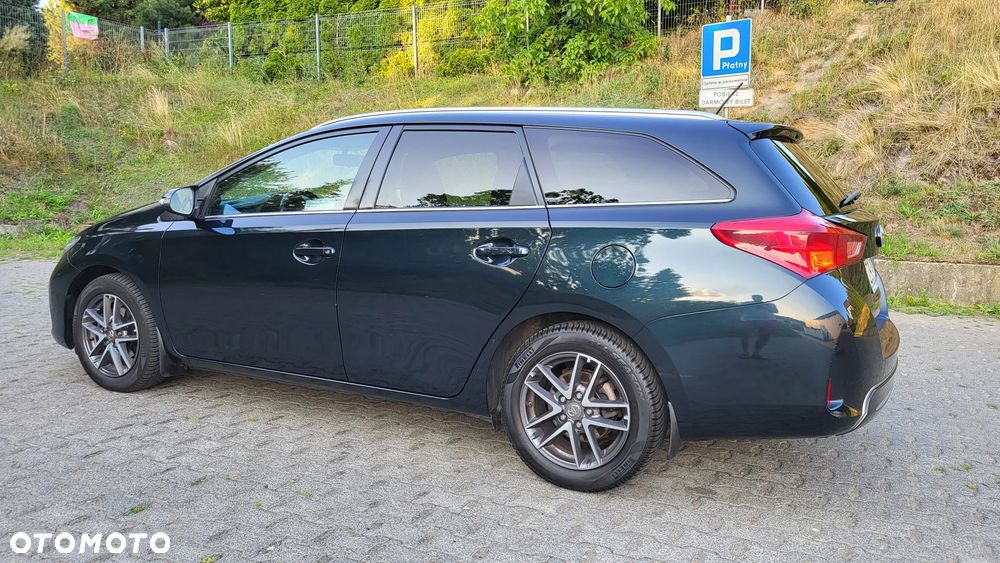 Toyota Auris 1.6 Premium - 8