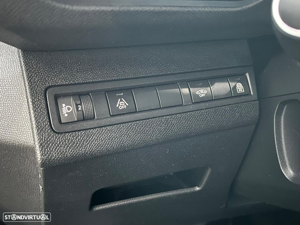 Peugeot 3008 1.5 BlueHDi Allure EAT8 - 23