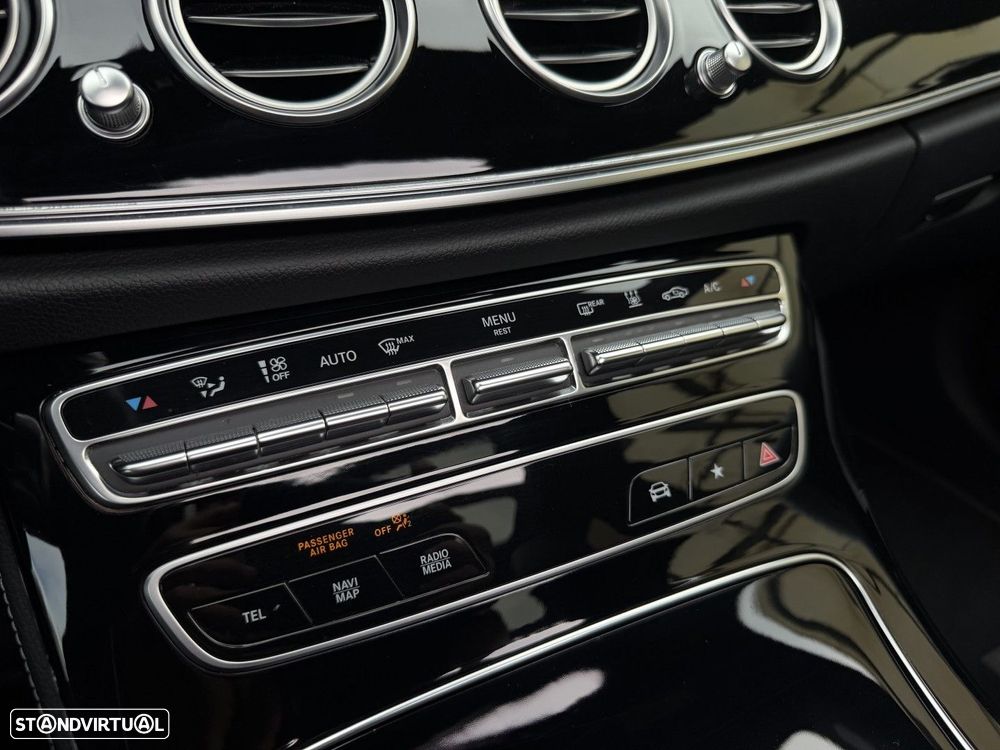 Mercedes-Benz E 300 de AMG Line - 38