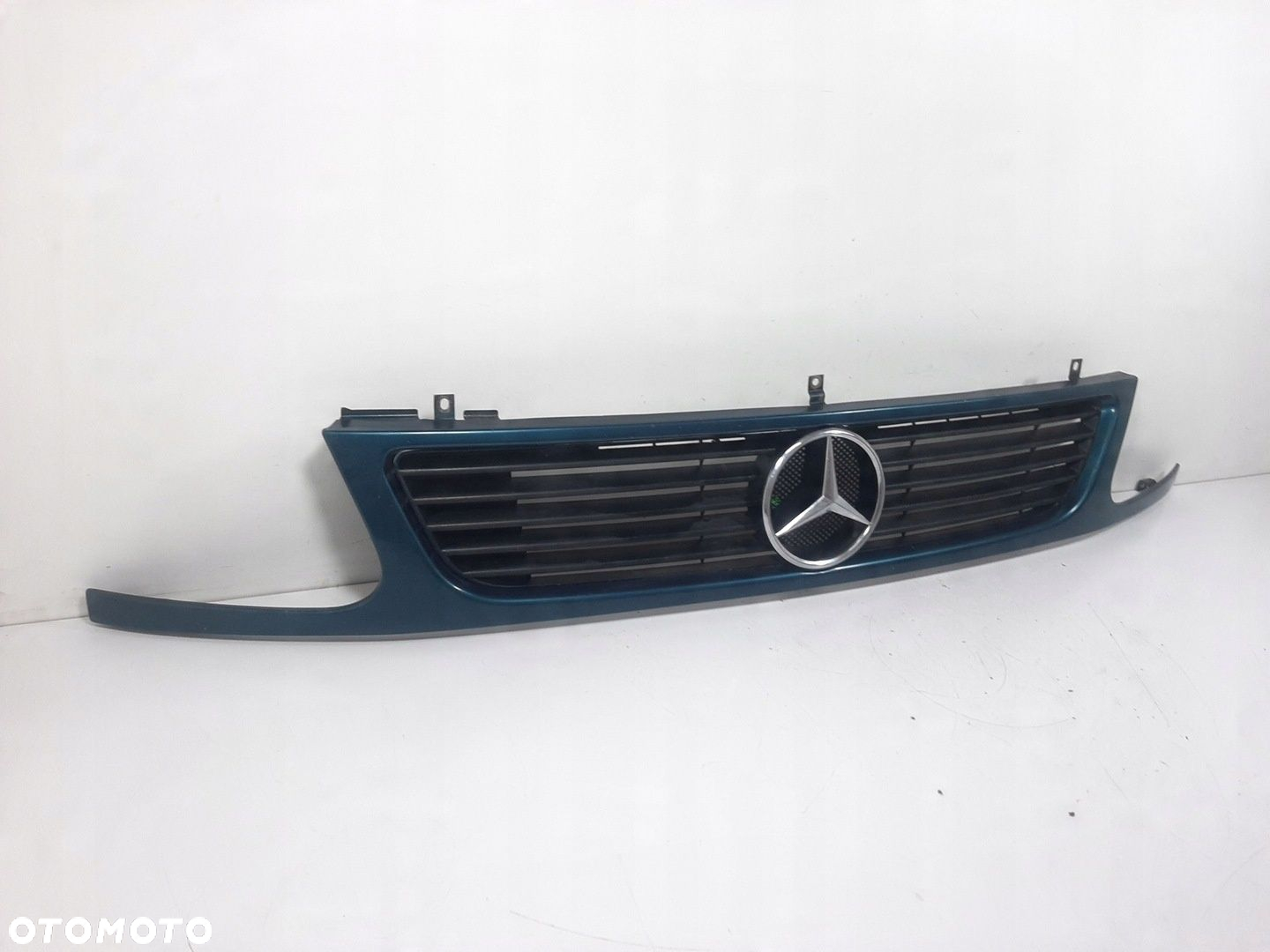MERCEDES W638 V-KLASA 2.8 12V 98R ATRAPA GRILL 6388880023 - 2