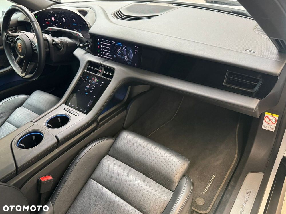 Porsche Taycan 105kWh Performance Plus - 13